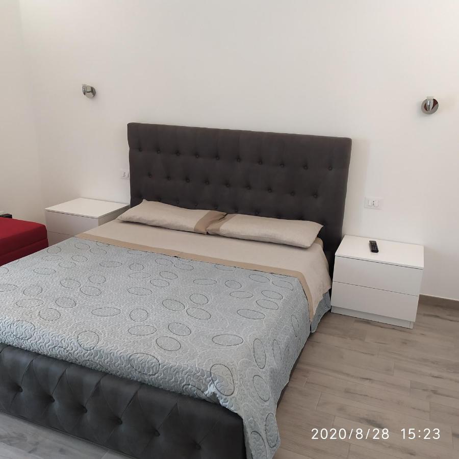 Casa Vacanze Dany Taranto Exterior foto
